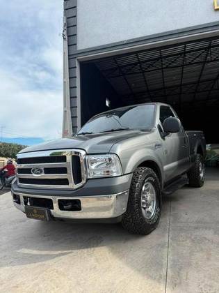 FORD F-250 4.2 XL 4X2 CS TURBO INTERCOOLER DIESEL 2P MANUAL FORD F-250 4.2 XL 4X2 CS TURBO INTERCOOLER DIESEL 2P MANUAL